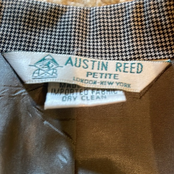 Black white double breasted pant suit. Pants are cuffed - Picture 3 of 3